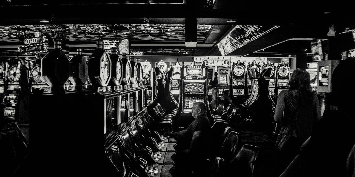 Trends in Gamified Betting: How Online Casinos are Using Skill-Based Games to Attract a New Demographic